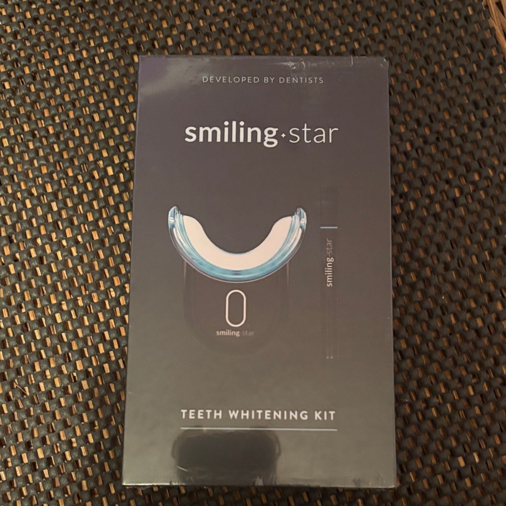 Teeth Whitening Kit in Black
